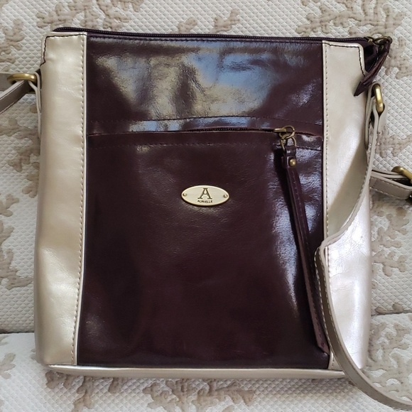 Aurielle Carryland Handbags - Aurielle Leather by Carryland Women’s Crossbody Bag, Two-tone Brown/ Metallic